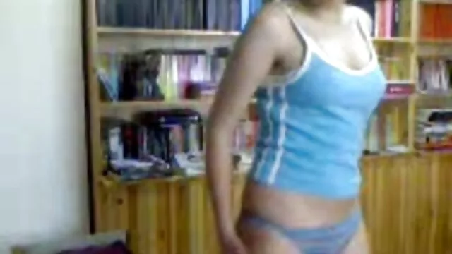 Porno không đăng ký  Con chó cái xem hình sec muốn quan hệ tình dục đánh thức người đàn ông với một thổi kèn ngọt ngào