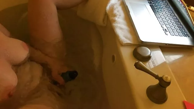 Porno không đăng ký  Đẹp tình dục với phim sec ý một cô gái quyến rũ