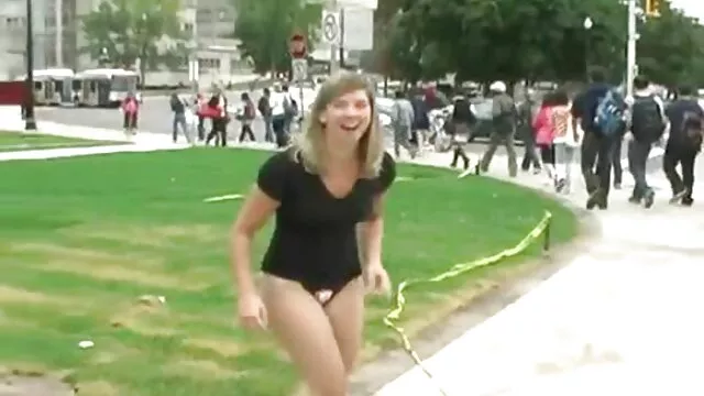 Porno không đăng ký  Anh chàng bị kích thích được đăng từ phía sau một vụ xem phim sec hd ăn cắp busty với một bím tóc dài