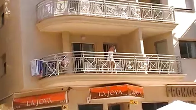 Porno không đăng ký  Hói người tóc ngắn ngang trán phimsec69 một sexy tóc vàng trong khi đứng và Hãy trên cô ấy âm đạo