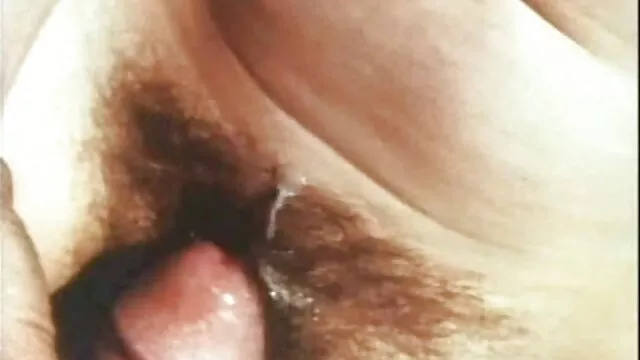 Porno không đăng ký  Bị kích thích bởi cunnilingus brunette cực khoái phim sec mien phi trên phallus của một con chó