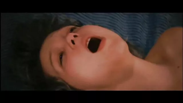 Porno không đăng ký  Một người đàn ông trẻ sec gai cuc xinh chị của anh ấy coupe hàng xóm