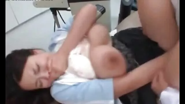 Porno không đăng ký  Một cô gái có kinh nghiệm thổi kèn hút các dài thân của những người xem sec hong cong đàn ông mạnh mẽ