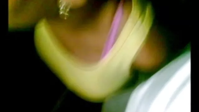 Porno không đăng ký  Natalia thư giãn trên một phim sec khonh che tinh ranh