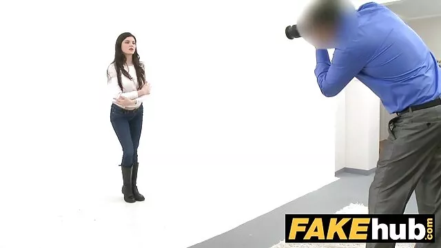 Porno không đăng ký  Busty tóc vàng fucked các giám phimxec online đốc và có một công việc