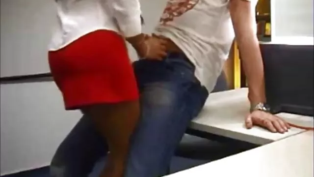 Porno không đăng ký  Mark ném xem phim sec thu dam một con gà cho một buổi casting khiêu dâm