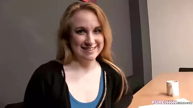 Porno không đăng ký  Tôi đã đến thăm một người ăn bám trẻ tuổi người Nga và vui phim séc ngắn vẻ với cô ấy