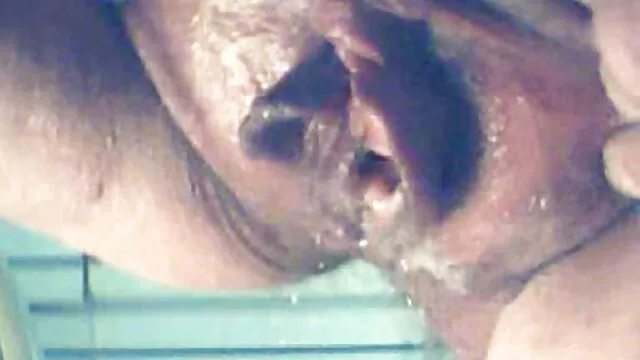 Porno không đăng ký  Lớn đít tuổi teen cho mình một Mẹ kiếp giữa tits và gai sinh sec trong L. close-up